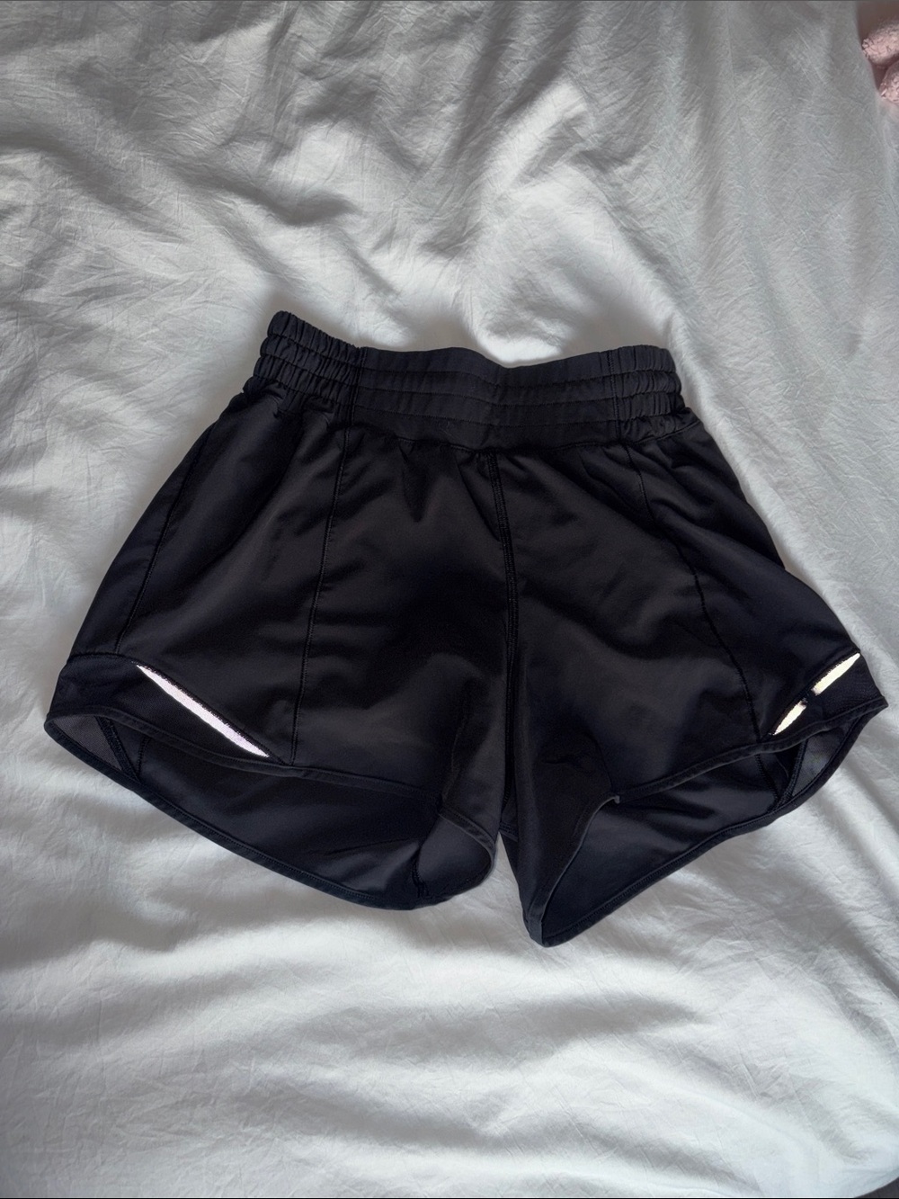 Black lululemon hotty hot shorts high rise 4’